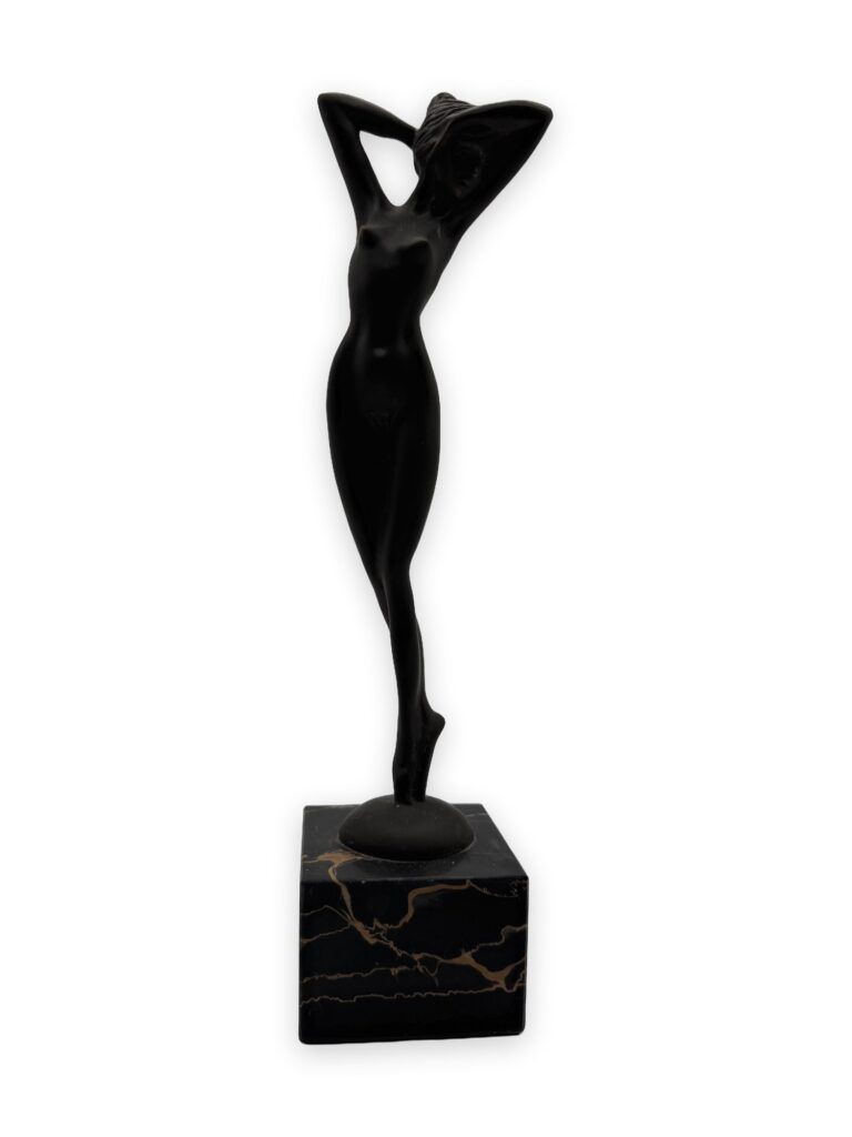 Donna che si stira, h30cm, bronzo