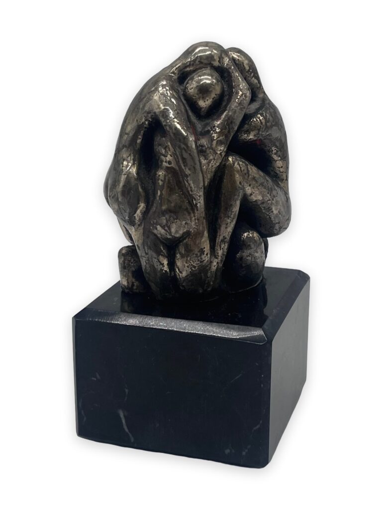 Uovo, similmarmo, patina bronzo, 8x7x11cm